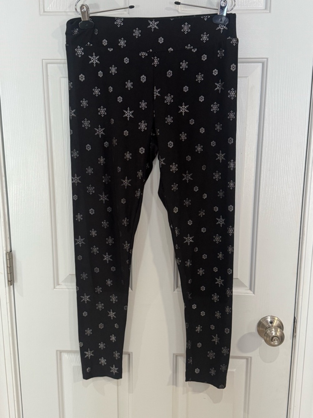 Faded Glory Black Leggings with White Logo Print